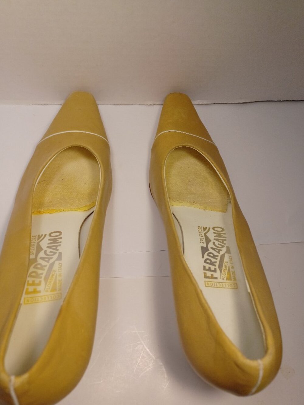 ***BLOW OUT SALE****Salvatore Ferragamo Cap Toe Heels Shoes - Picture 10 of 13